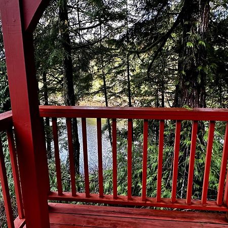 Waterfront Timber Frame Cottage! اوكلويلت المظهر الخارجي الصورة