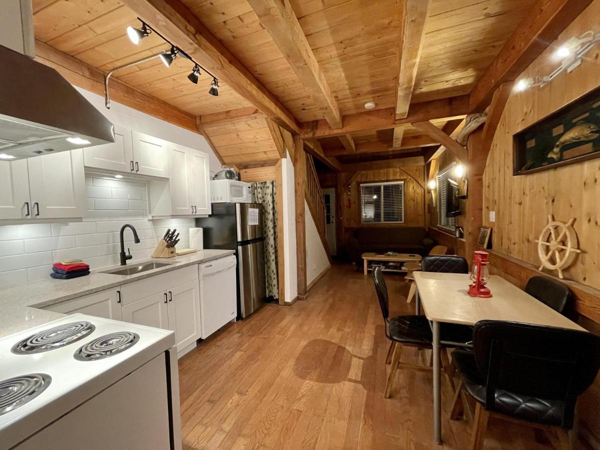 Waterfront Timber Frame Cottage! اوكلويلت المظهر الخارجي الصورة