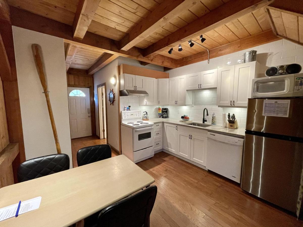 Waterfront Timber Frame Cottage! اوكلويلت المظهر الخارجي الصورة