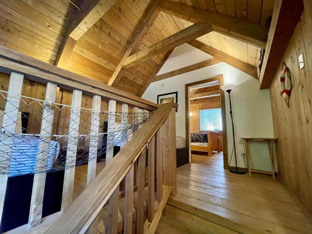 Waterfront Timber Frame Cottage! اوكلويلت المظهر الخارجي الصورة