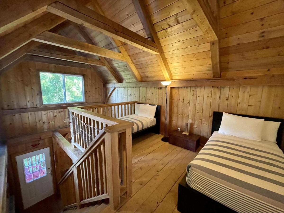Waterfront Timber Frame Cottage! اوكلويلت المظهر الخارجي الصورة