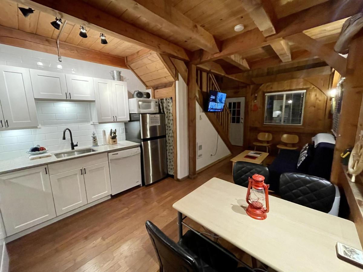 Waterfront Timber Frame Cottage! اوكلويلت المظهر الخارجي الصورة