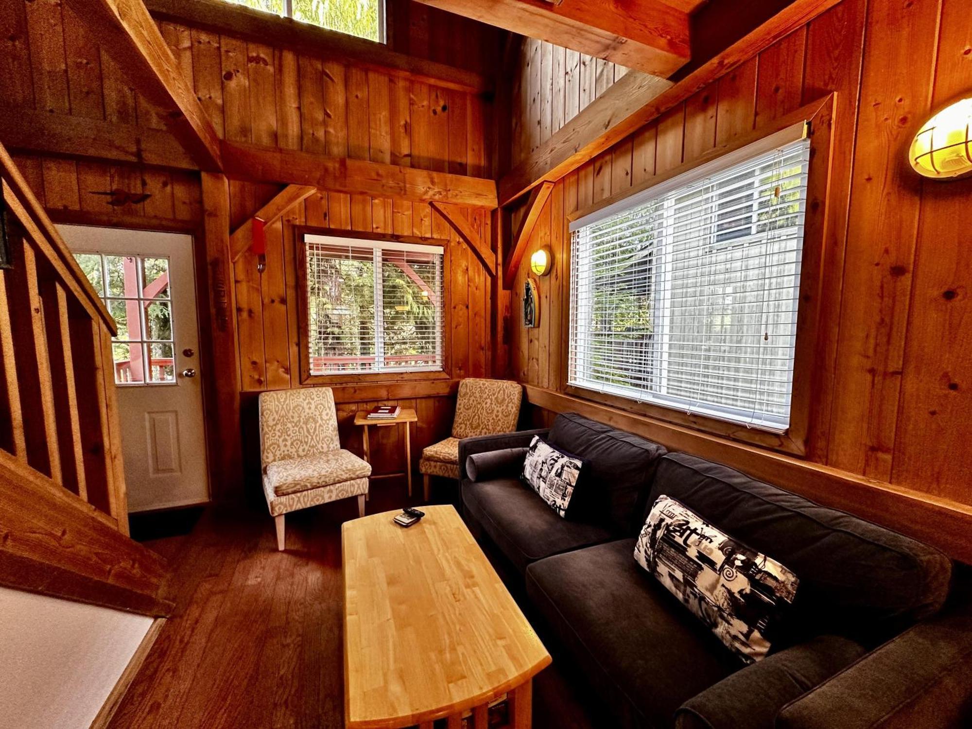 Waterfront Timber Frame Cottage! اوكلويلت المظهر الخارجي الصورة
