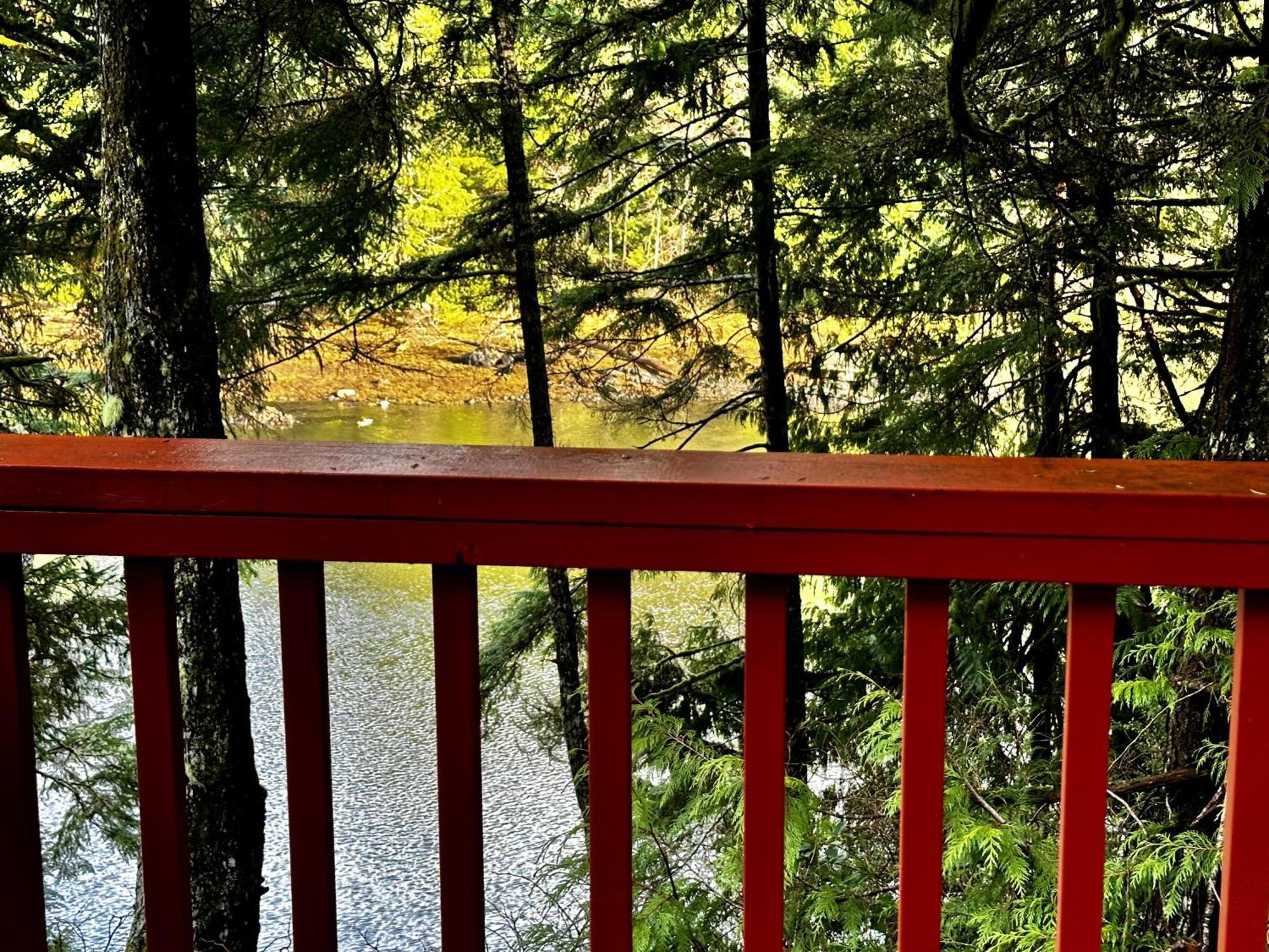 Waterfront Timber Frame Cottage! اوكلويلت المظهر الخارجي الصورة