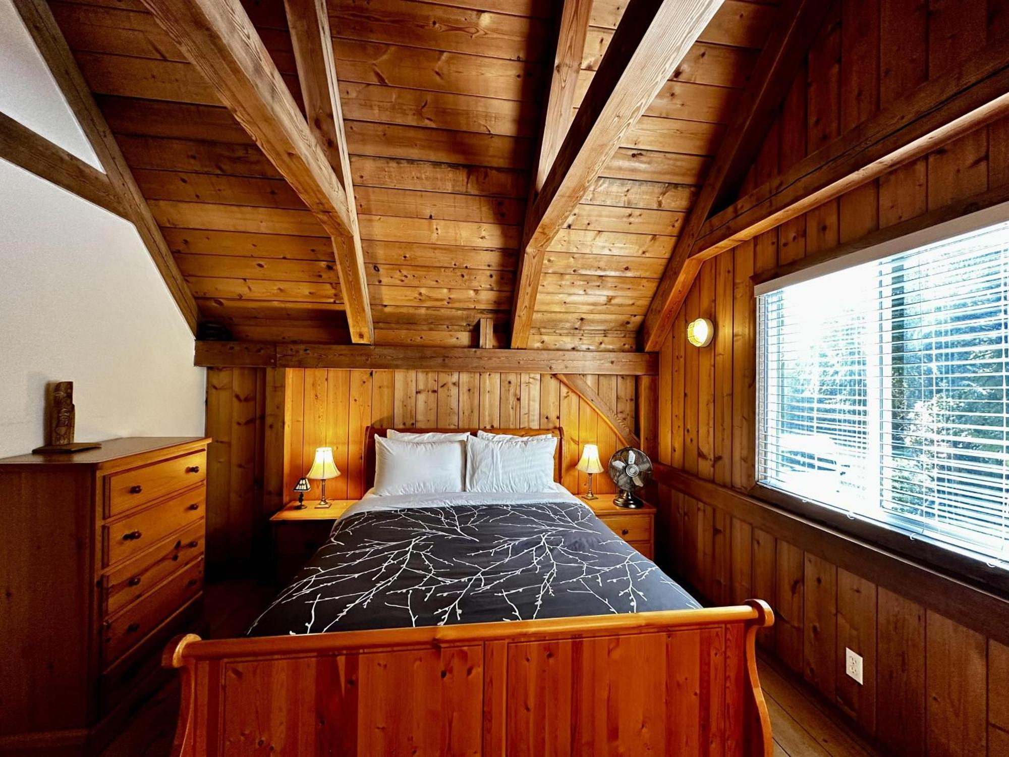 Waterfront Timber Frame Cottage! اوكلويلت المظهر الخارجي الصورة