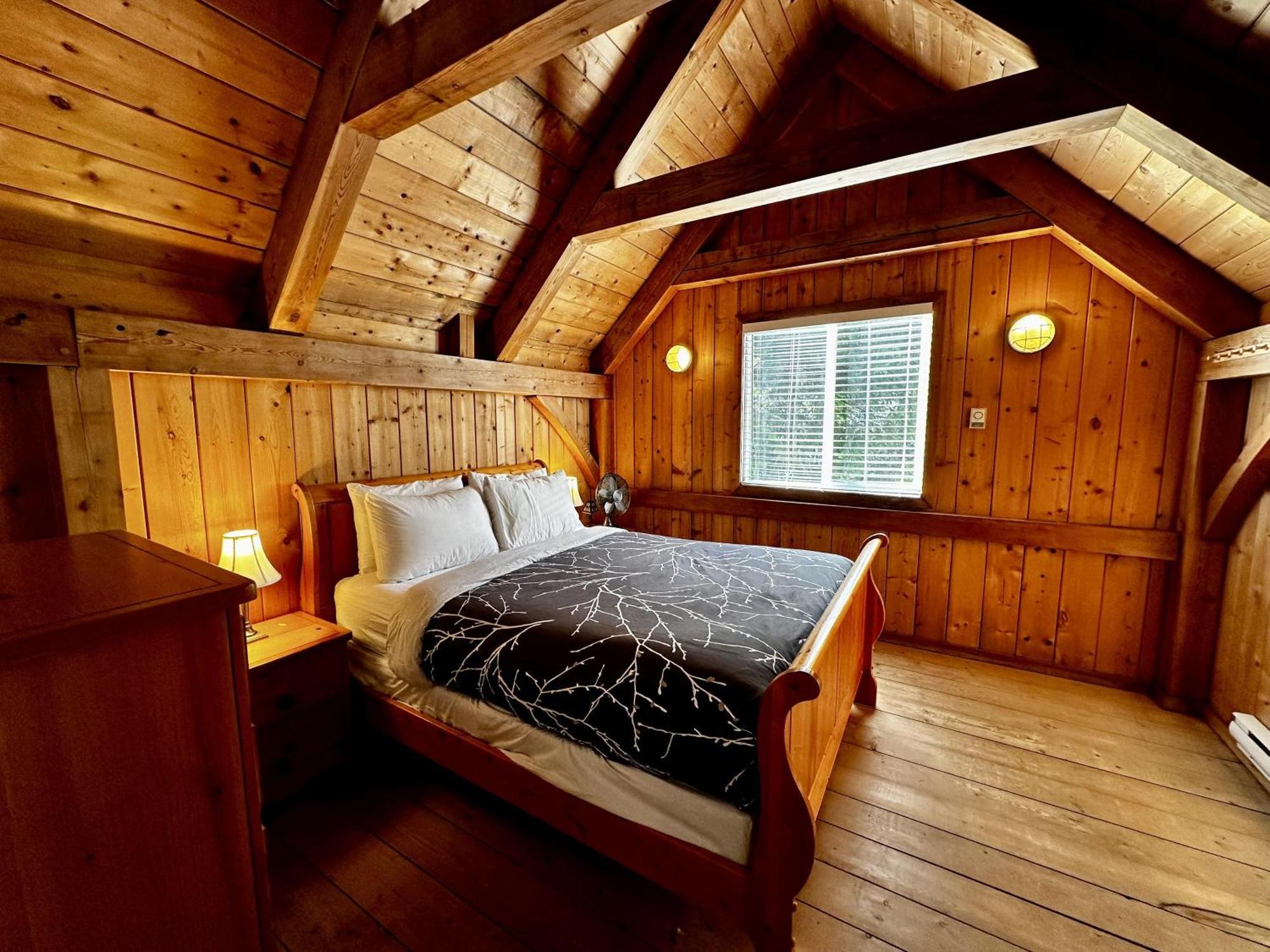 Waterfront Timber Frame Cottage! اوكلويلت المظهر الخارجي الصورة