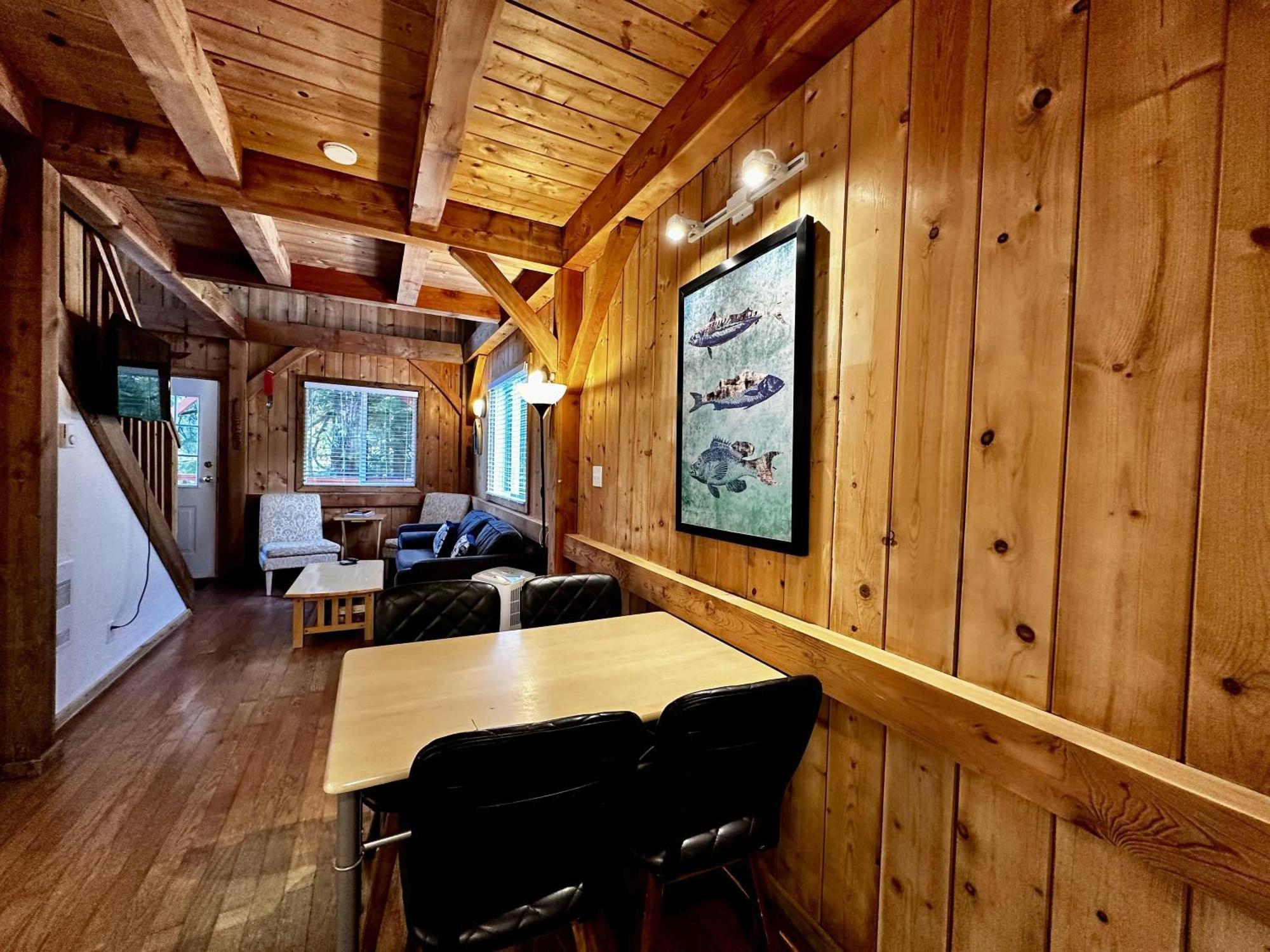 Waterfront Timber Frame Cottage! اوكلويلت المظهر الخارجي الصورة