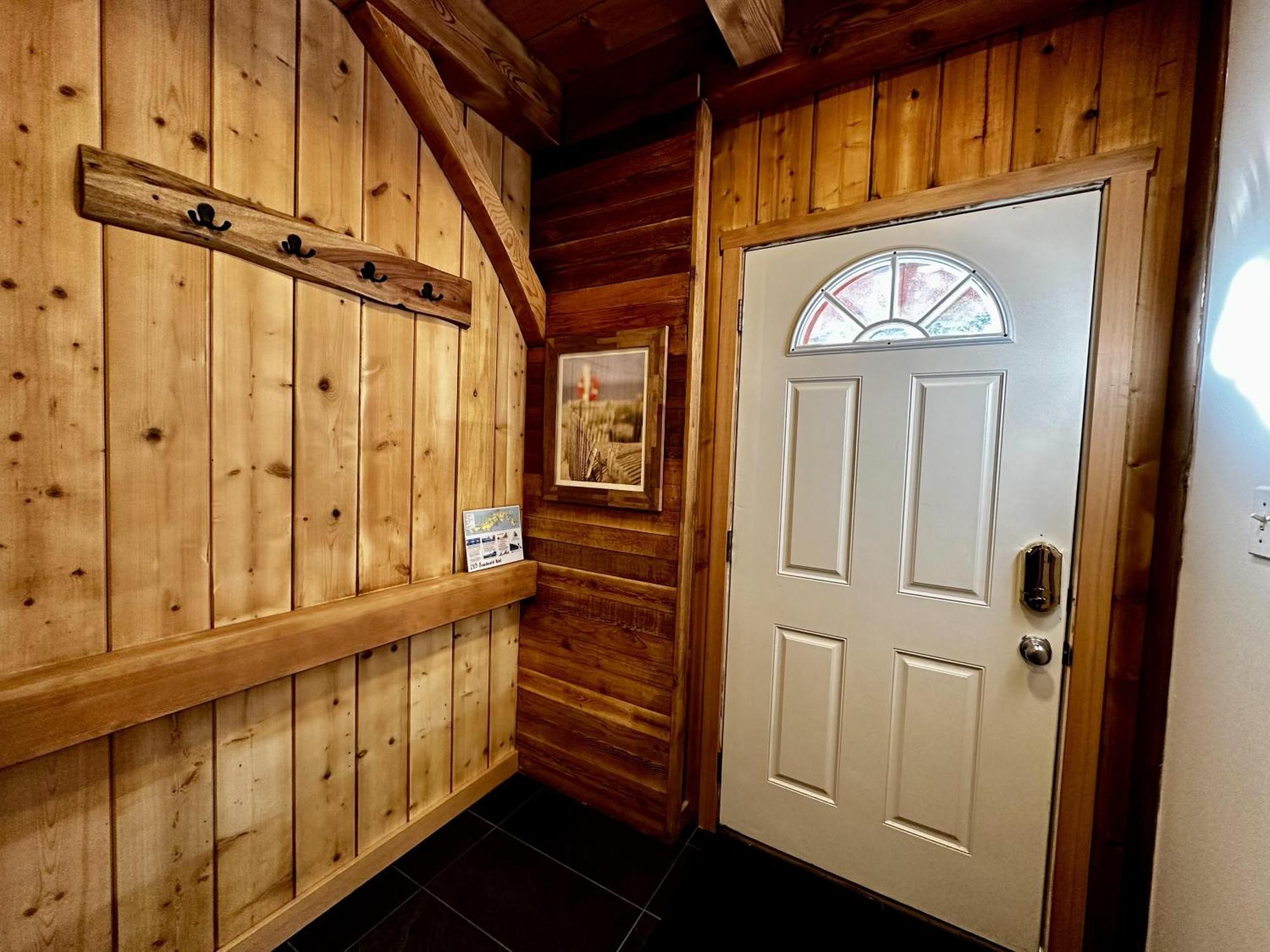 Waterfront Timber Frame Cottage! اوكلويلت المظهر الخارجي الصورة